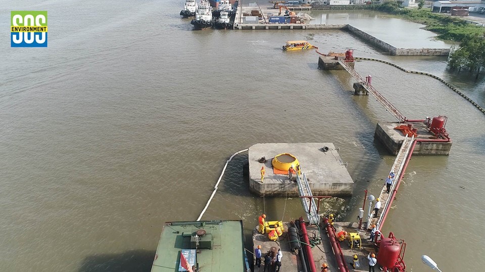 Tiếp nhận bảo quản bơm rót xăng dầu tiep nhan bom rot xang dau